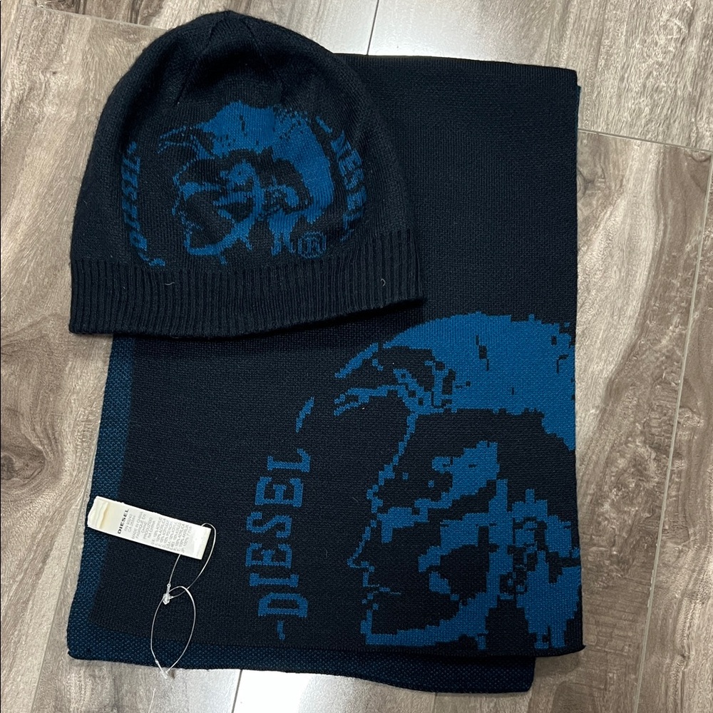 🔥🔥Diesel Boys Vavy and Blue Graphic Beanie and Scarf SET